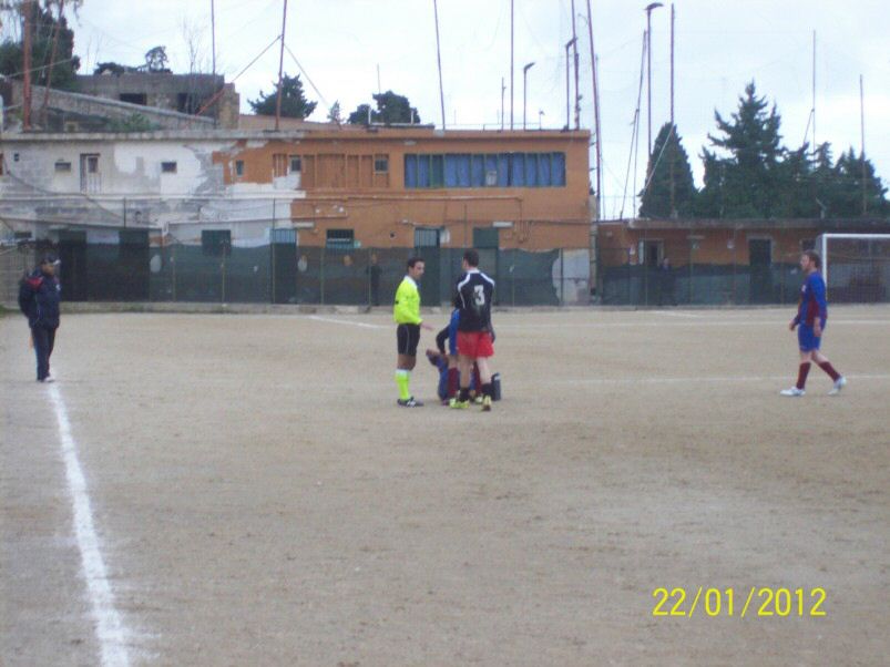Barberino a terra che viene soccorso.jpg